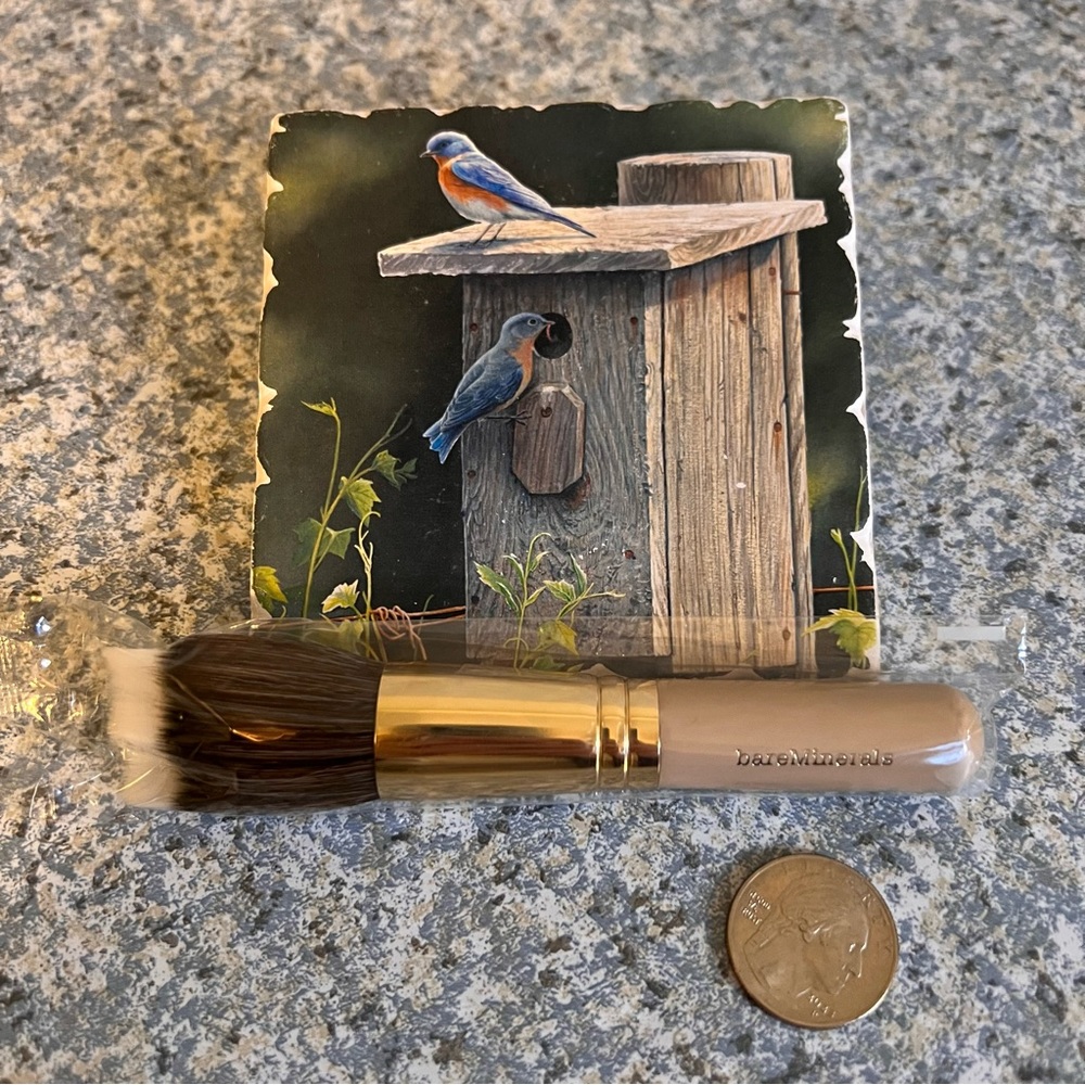 bareMinerals Feather Light Face Make Up Brush Bare Escentuals